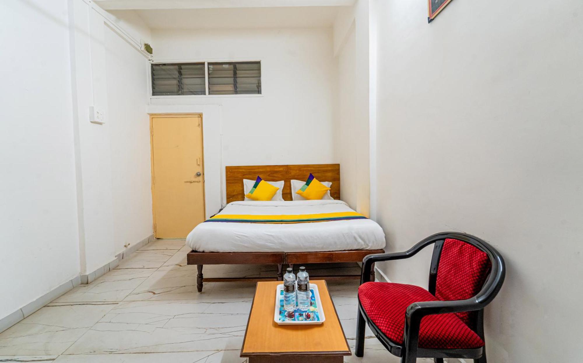 Itsy Hotels Mansi Nashik Exterior foto